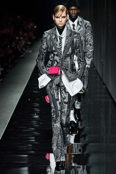 Look 75